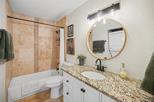 8207 High Street, Denver, CO 80229