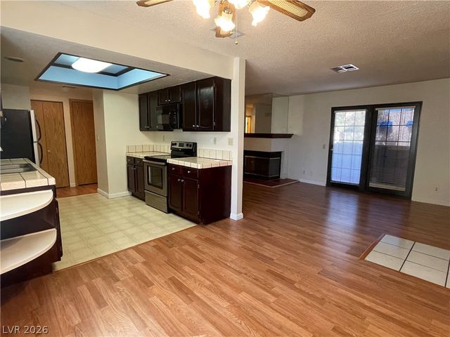 4111 Sanderling Circle 354, Las Vegas, NV 89103