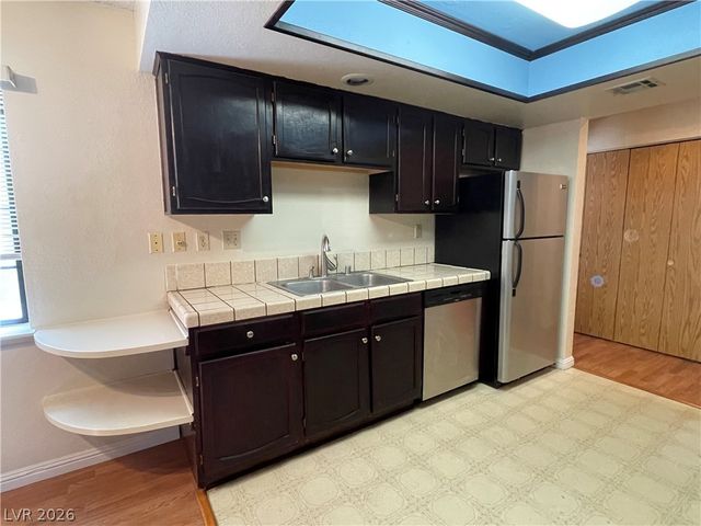 4111 Sanderling Circle 354, Las Vegas, NV 89103