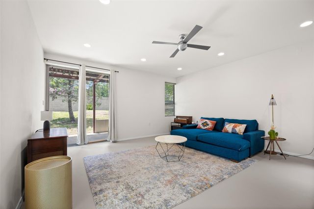 1305 Chestnut Ave, Austin, TX 78702
