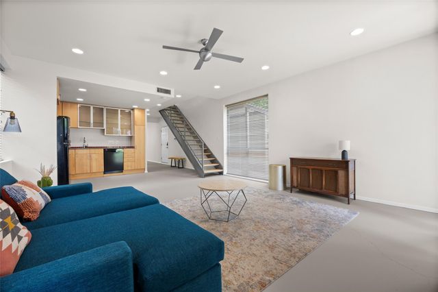1305 Chestnut Ave, Austin, TX 78702
