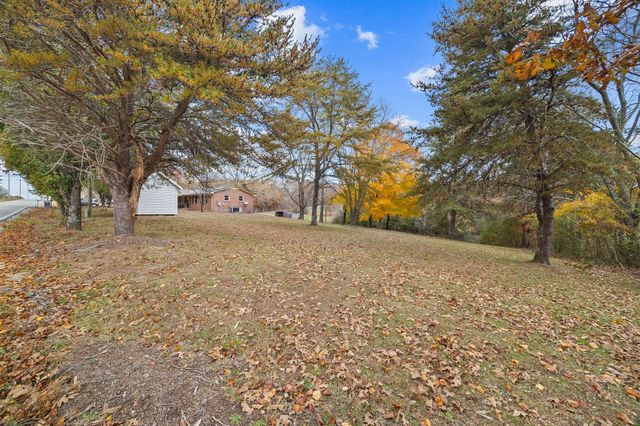 948 N Brace Rd, Summertown, TN 38483