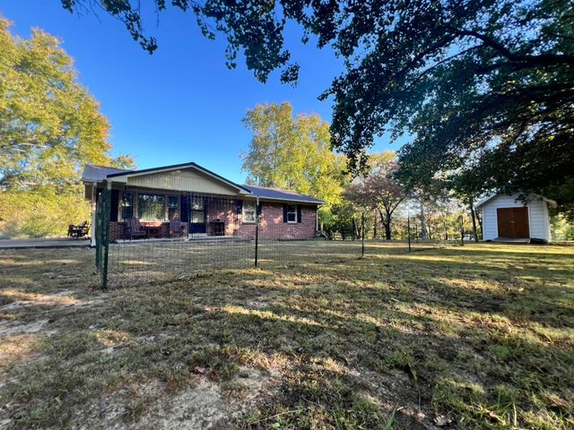 948 N Brace Rd, Summertown, TN 38483