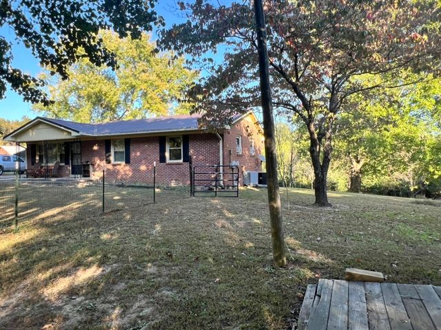 948 N Brace Rd, Summertown, TN 38483