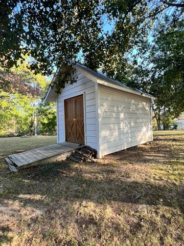 948 N Brace Rd, Summertown, TN 38483