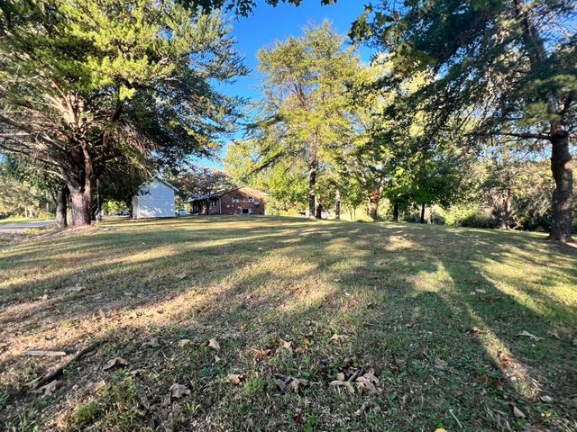 948 N Brace Rd, Summertown, TN 38483