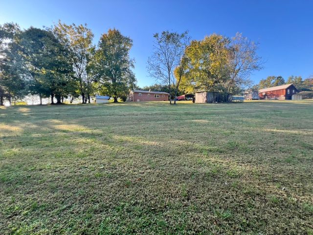 948 N Brace Rd, Summertown, TN 38483