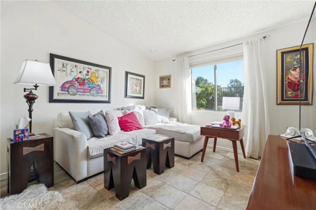 13691 gavina 463, Sylmar, CA 91342