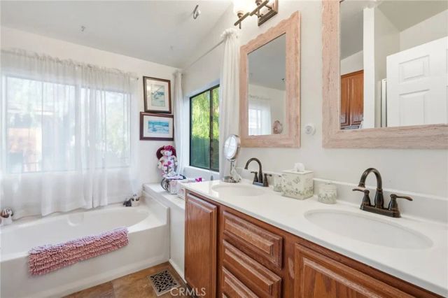 13691 gavina 463, Sylmar, CA 91342