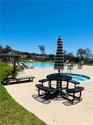 13691 gavina 463, Sylmar, CA 91342