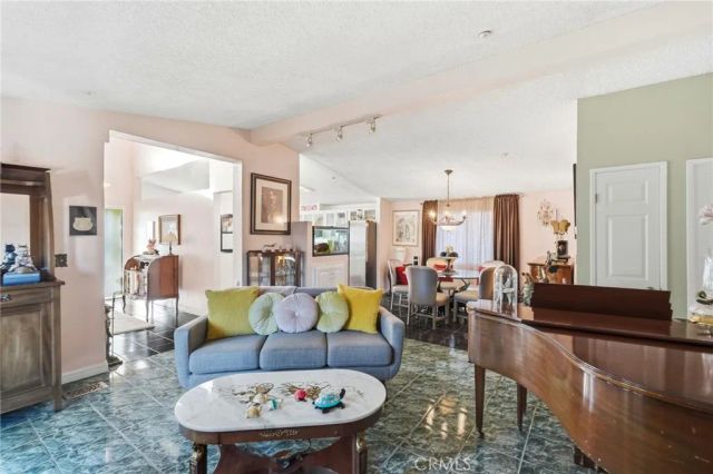 13691 gavina 463, Sylmar, CA 91342