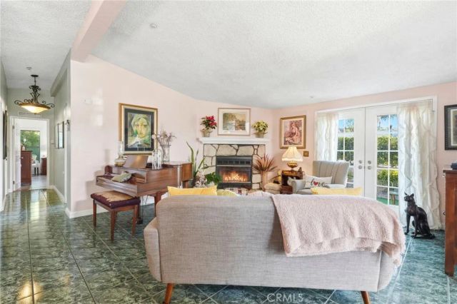 13691 gavina 463, Sylmar, CA 91342