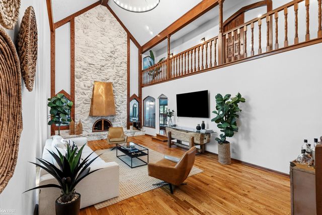 9220 Creekwood Lake Trail, Grand Blanc, MI 48439