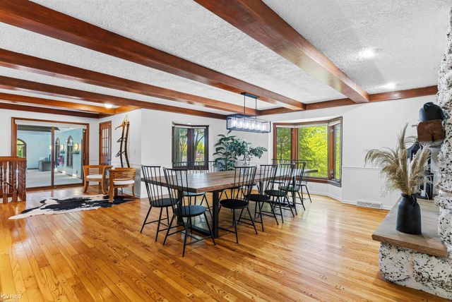 9220 Creekwood Lake Trail, Grand Blanc, MI 48439