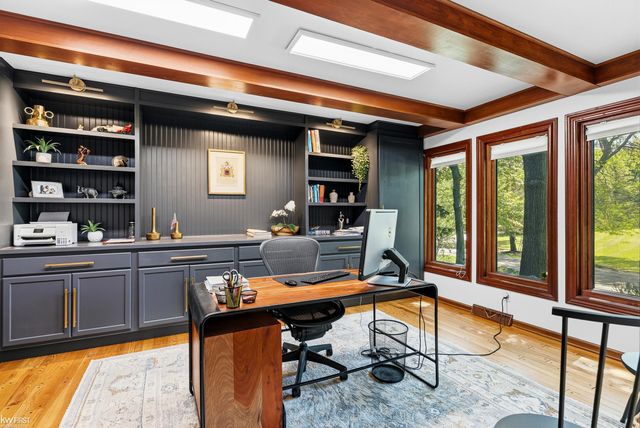 9220 Creekwood Lake Trail, Grand Blanc, MI 48439