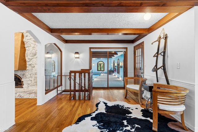 9220 Creekwood Lake Trail, Grand Blanc, MI 48439