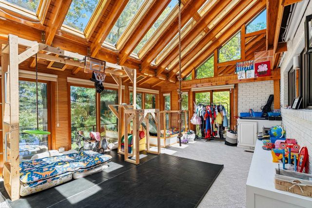 9220 Creekwood Lake Trail, Grand Blanc, MI 48439