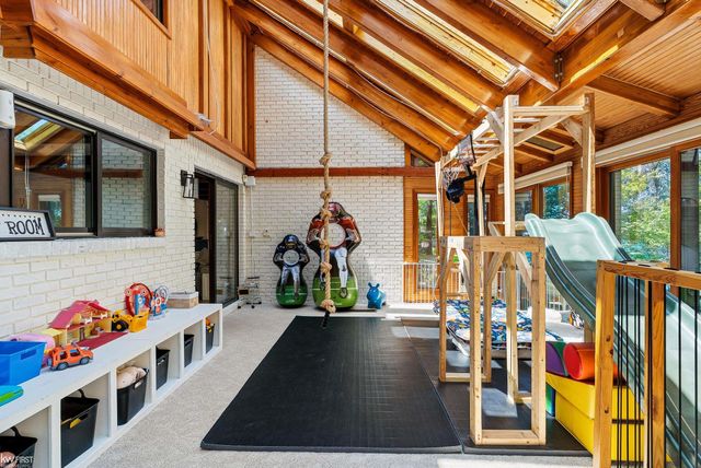 9220 Creekwood Lake Trail, Grand Blanc, MI 48439