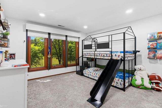 9220 Creekwood Lake Trail, Grand Blanc, MI 48439