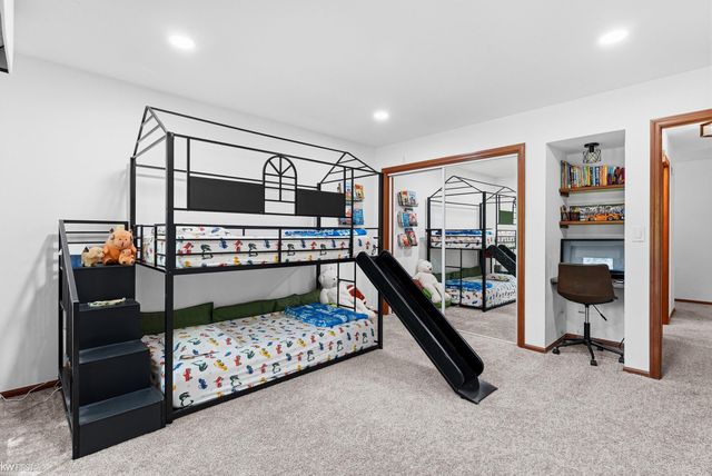 9220 Creekwood Lake Trail, Grand Blanc, MI 48439