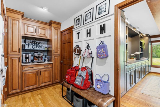9220 Creekwood Lake Trail, Grand Blanc, MI 48439