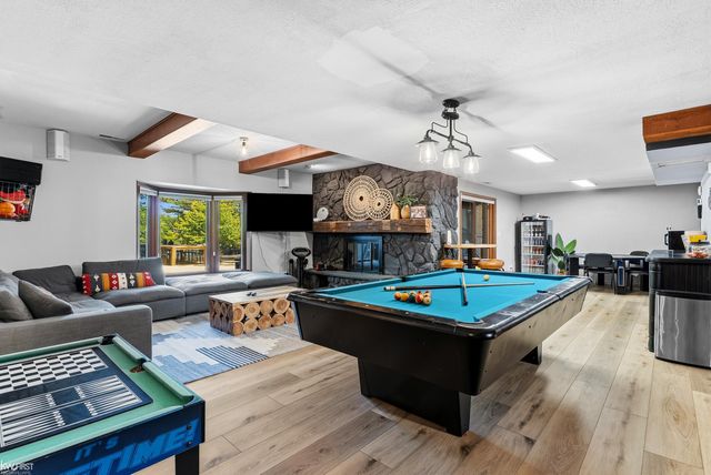 9220 Creekwood Lake Trail, Grand Blanc, MI 48439