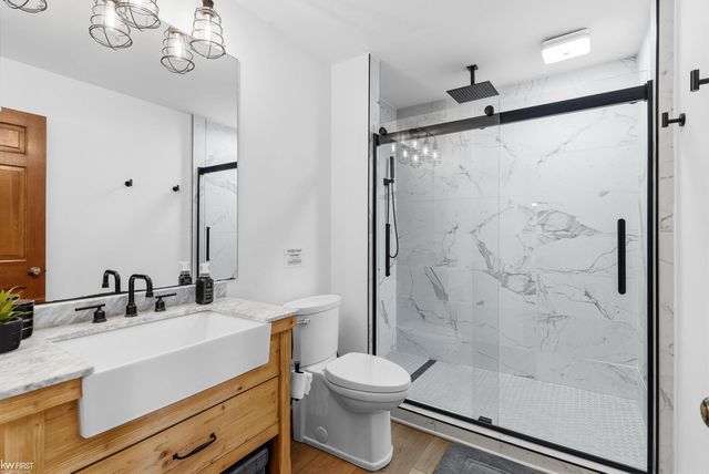 9220 Creekwood Lake Trail, Grand Blanc, MI 48439