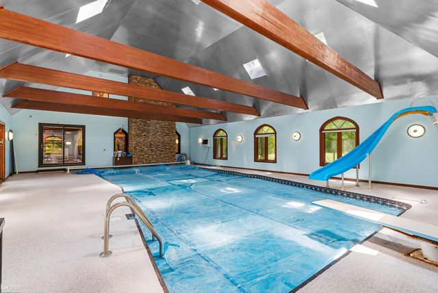9220 Creekwood Lake Trail, Grand Blanc, MI 48439
