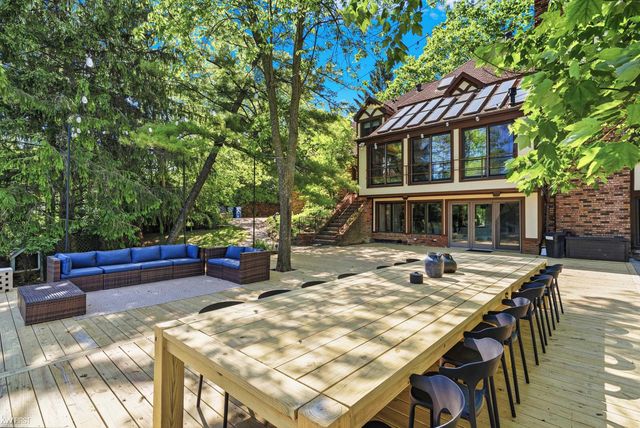 9220 Creekwood Lake Trail, Grand Blanc, MI 48439