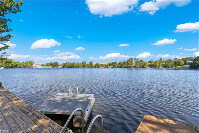 9220 Creekwood Lake Trail, Grand Blanc, MI 48439