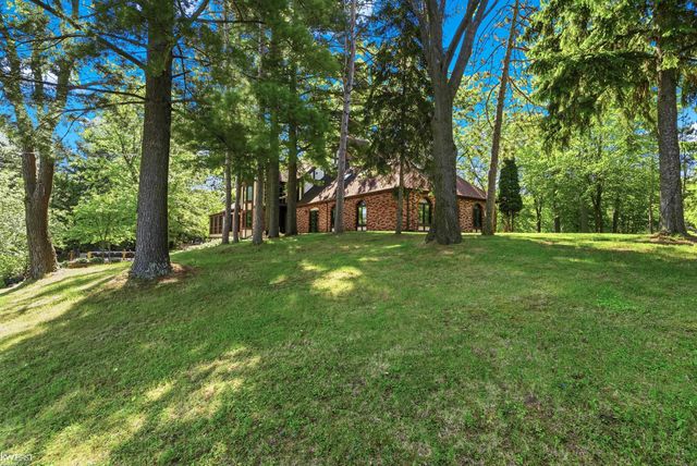 9220 Creekwood Lake Trail, Grand Blanc, MI 48439