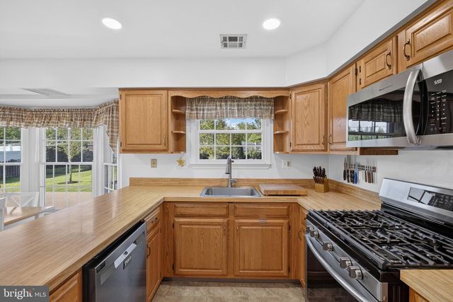 46 MANCHESTER RD, Mount Holly, NJ 08060