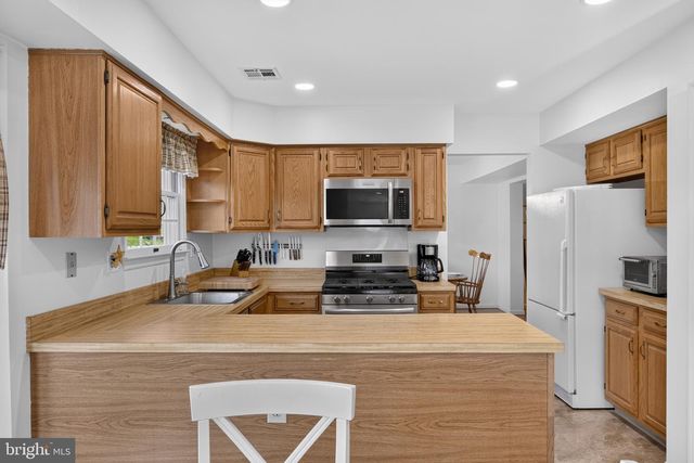 46 MANCHESTER RD, Mount Holly, NJ 08060