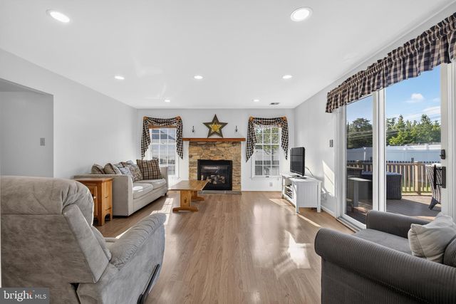 46 MANCHESTER RD, Mount Holly, NJ 08060