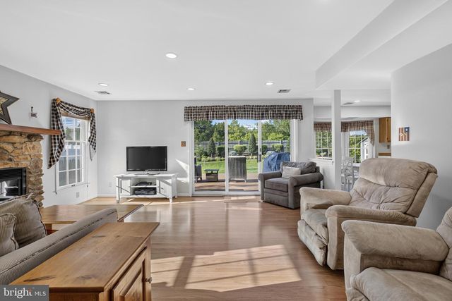 46 MANCHESTER RD, Mount Holly, NJ 08060