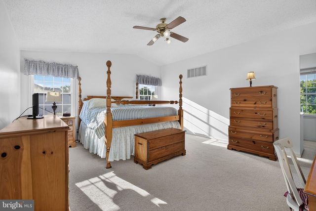 46 MANCHESTER RD, Mount Holly, NJ 08060