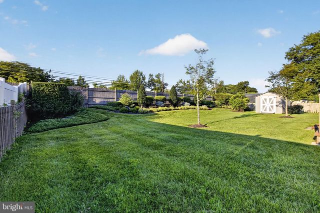 46 MANCHESTER RD, Mount Holly, NJ 08060