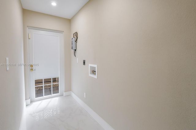 1399 NE 38th Street, Oakland Park, FL 33334