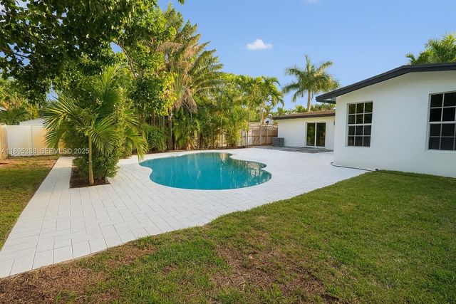 1399 NE 38th Street, Oakland Park, FL 33334