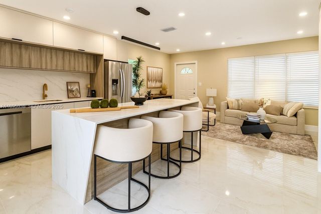 1399 NE 38th Street, Oakland Park, FL 33334