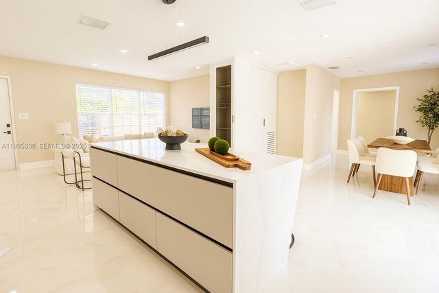 1399 NE 38th Street, Oakland Park, FL 33334