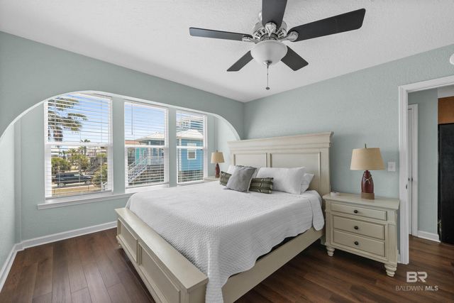 1201 W Lagoon Avenue, Gulf Shores, AL 36542