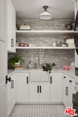 204 Pearl Avenue, Newport Beach, CA 92662