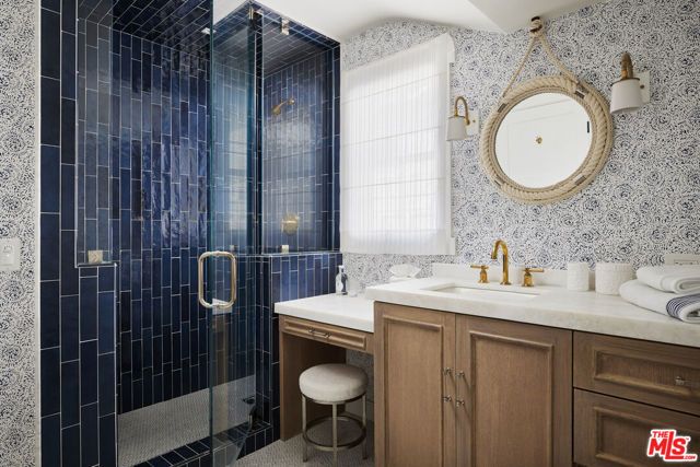 204 Pearl Avenue, Newport Beach, CA 92662