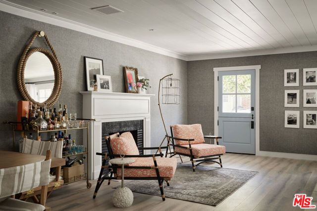 204 Pearl Avenue, Newport Beach, CA 92662