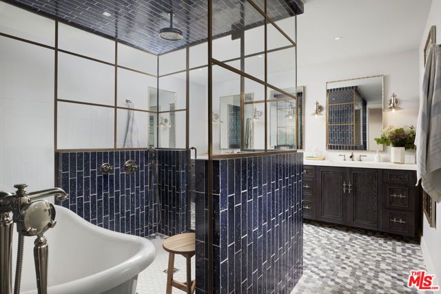 204 Pearl Avenue, Newport Beach, CA 92662