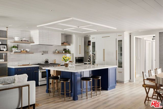 204 Pearl Avenue, Newport Beach, CA 92662