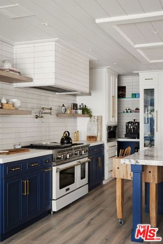 204 Pearl Avenue, Newport Beach, CA 92662