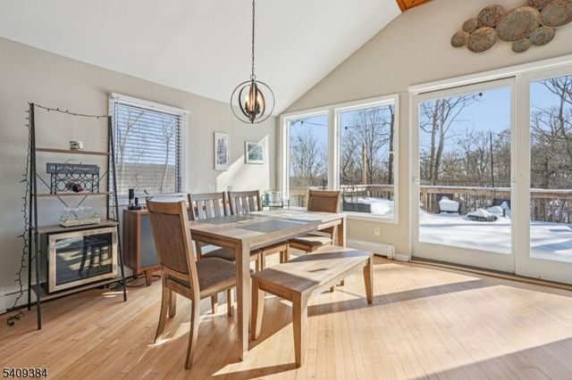 29 Roosevelt Trl, Hopatcong Boro, NJ 07843