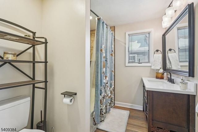 29 Roosevelt Trl, Hopatcong Boro, NJ 07843